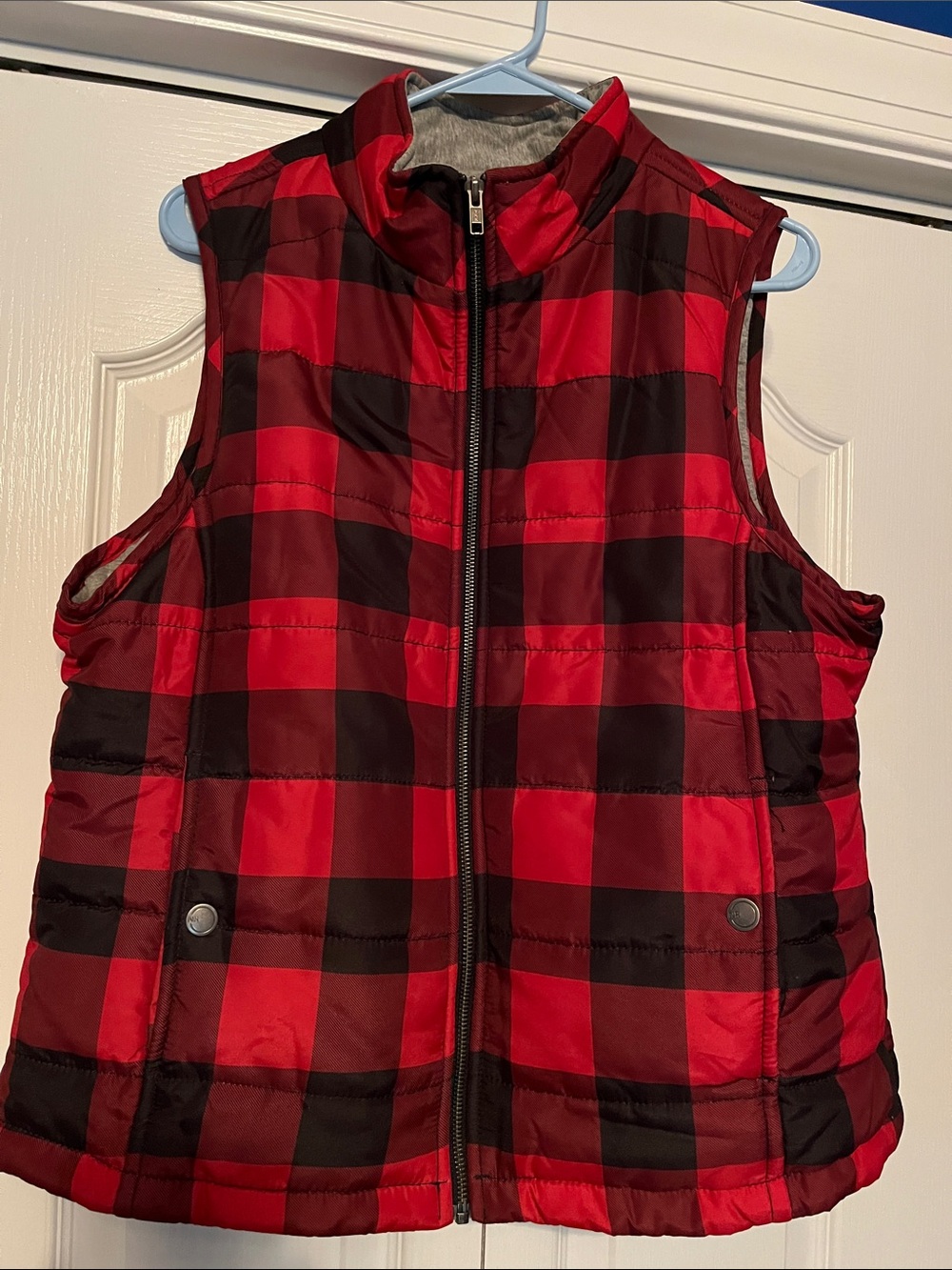 Women’s size large Red Buffalo Plaid Puffer Vest - Picture 1 of 3